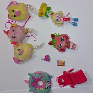 Lot Of 10 Mini Doll Accessories and Plush Toys -Pikmi Pops Surprise & Shopkins